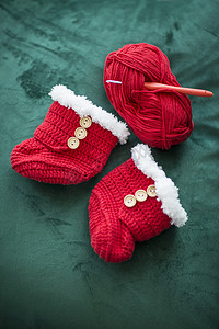 圣诞节主题字摄影照片_圣诞儿童小袜子摄影图
