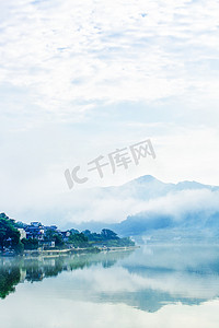 中古风摄影照片_中国风意境山水云雾摄影图