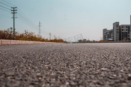 空旷小碎石马路商用背景图