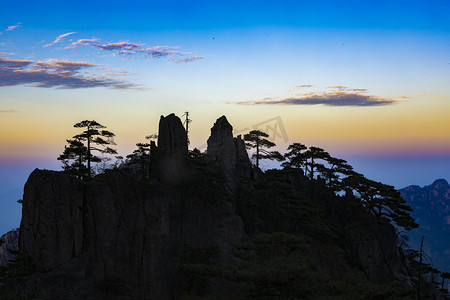 升国庆摄影照片_黄山松石剪影摄影图