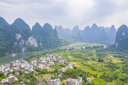 山水青花瓷摄影照片_航拍阳朔山水风光摄影图