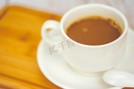 甜品杯摄影照片_咖啡杯咖啡摄影图
