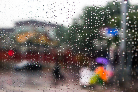 街道雨景摄影图