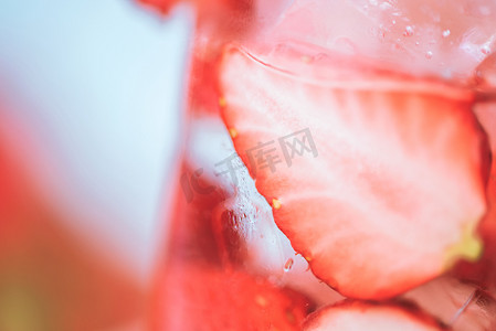 草莓饮品摄影照片_夏季水果草莓摄影图