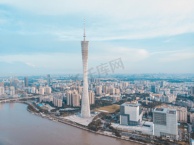 旅游拍照卡通人物摄影照片_广州珠江城市群摄影图