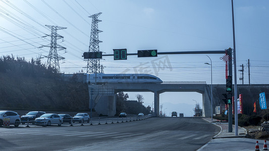 高铁汽车远景交通运输摄影图
