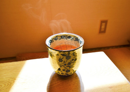 日本大麦茶摄影图