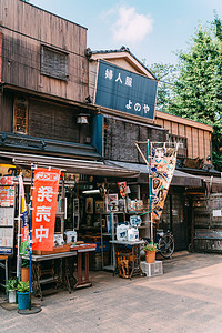 店铺门牌摄影照片_日本东京浅草寺商业街店铺老店摄影图