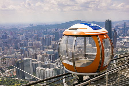 轨道上游览车摄影图