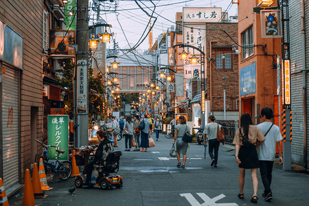 留学生活摄影照片_街道摄影图