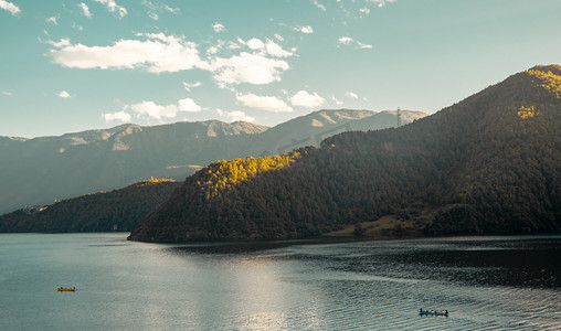 泸沽湖山水自然风光摄影图