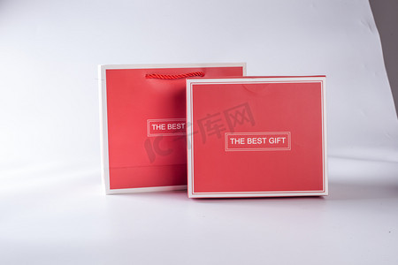 礼品包装盒图标摄影照片_化妆品盒礼品盒高档包装盒摄影图