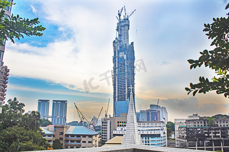 马来西亚正在建设中的PNB高塔摄影图