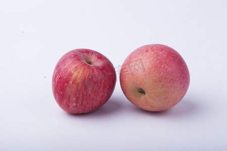 脆甜红苹果摄影图 