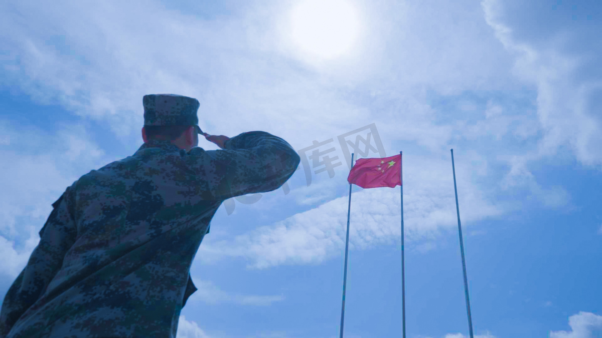 国旗下军人敬礼摄影图片-国旗下军人敬礼摄影作品-千库网