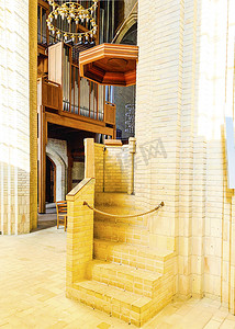 欧洲布拉格教堂的内部一角摄影图