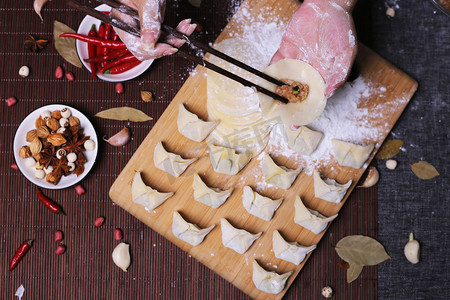 节日饺子摄影图