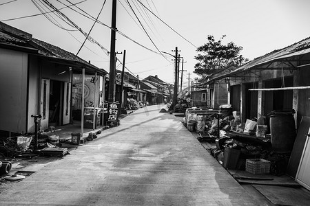 黑白色调之老街摄影图