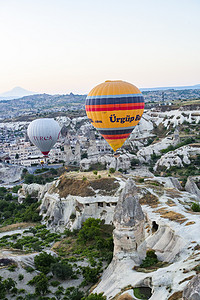 土耳其热气球摄影照片_彩色热气球摄影图