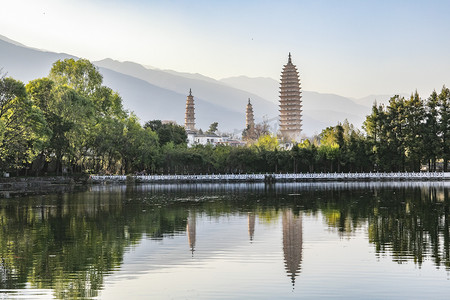 云南大理摄影照片_云南大理崇圣寺三塔摄影图