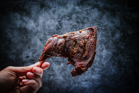 酱鸭摄影照片_酱鸭肉美食摄影图