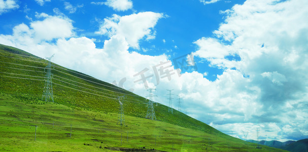 木雅圣地折多山蓝天白云摄影图