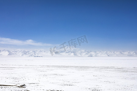 雪山和大地摄影图