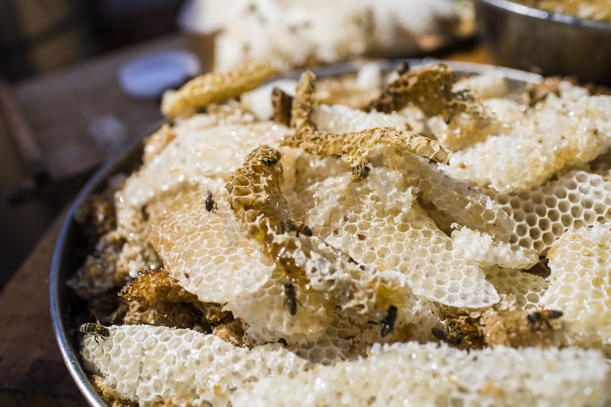 湖南蜂巢蜜野蜂蜜纯正天然野生老巢蜜嚼着吃盒装土蜂蜜巢250g半斤-Taobao