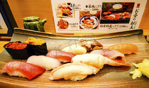 蟹籽摄影照片_生鱼片寿司摄影图