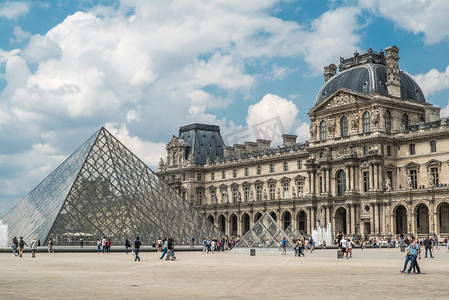 欧式边框聘书证书摄影照片_巴黎卢浮宫全景摄影图