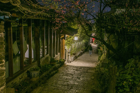 古风夜晚摄影照片_古城夜景城市摄影图