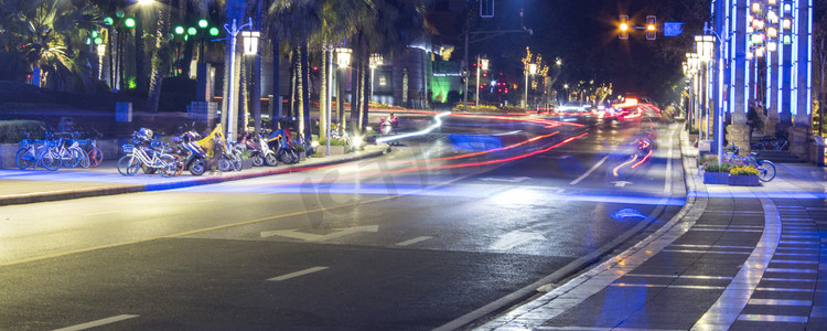 城市夜景道路摄影照片_城市车摄影图