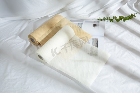 纸巾摄影照片_厨房纸巾厨房用纸摄影图