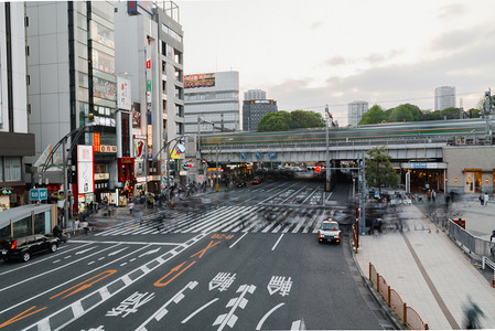 日本城市街道现代马路摄影图