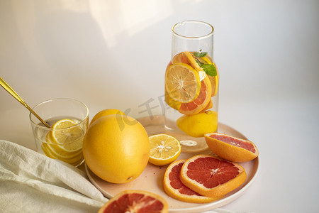 水果甜橙花茶摄影图