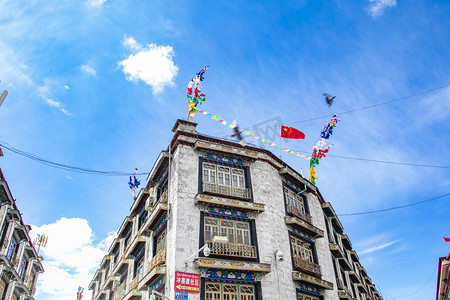西藏特色摄影照片_西藏街头风景摄影图