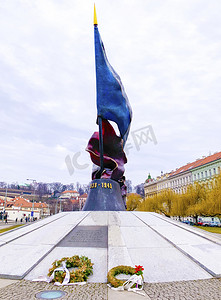 丹麦的尖型蓝色雕塑摄影图