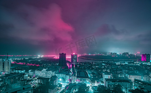 城市夜景魔幻赛博朋克摄影图