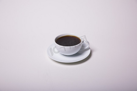 马克杯原味拿铁咖啡饮品摄影图