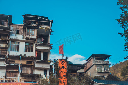 房屋风景摄影照片_古镇乡村老街建筑房屋摄影图