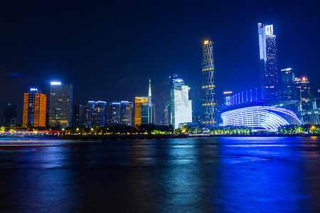 城市夜景摄影照片_江边城市夜景摄影图