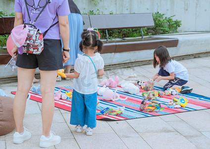 地摊摄影照片_地摊集市摄影图