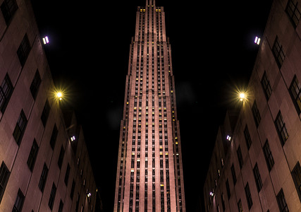 夜晚的纽约洛克菲勒中心大厦摄影图