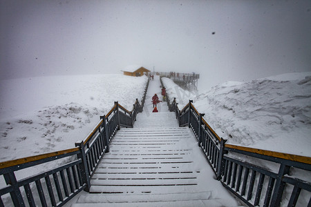 风景名胜雪峰雪景摄影图