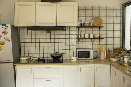 家居厨房摄影照片_一间厨房摄影图