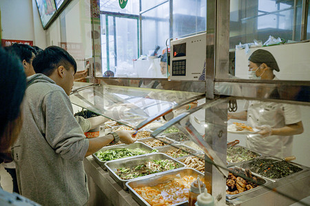 学校的食堂