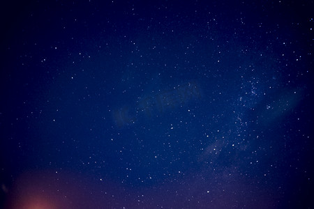 星星摄影照片_秋季星空星星自然风景摄影图