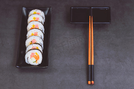 寿司卷美食摄影图
