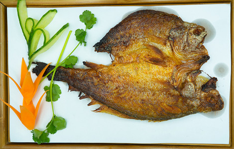 黄煎鱼美食摄影图