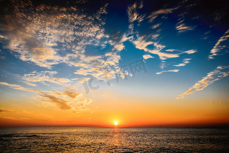 日照海边日出摄影图